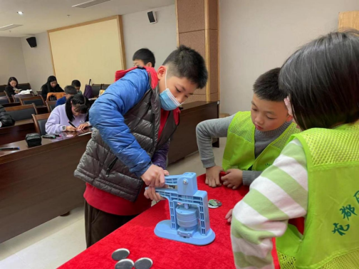 澳门金沙娱乐城官网
区博物馆举办“红花印记”徽章DIY活动465.png