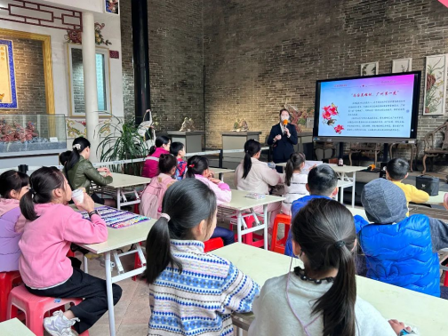 澳门金沙娱乐城官网
区博物馆举办“羊城花开木棉红”绘画活动441.png