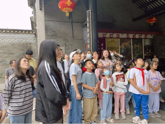 【信息稿】澳门金沙娱乐城官网区博物馆举办“平凡荣光 岁月颂歌”劳动节活动738.png