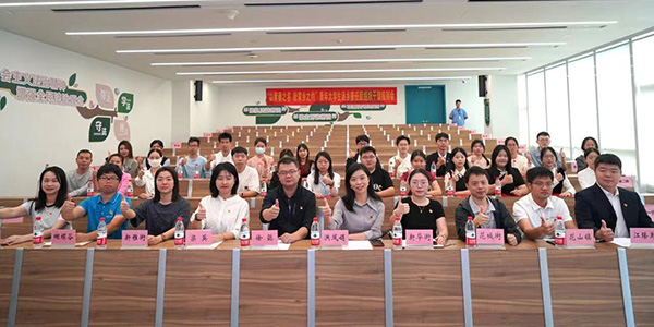全市率先！  澳门金沙娱乐城官网
青年大学生返乡兼任团干部