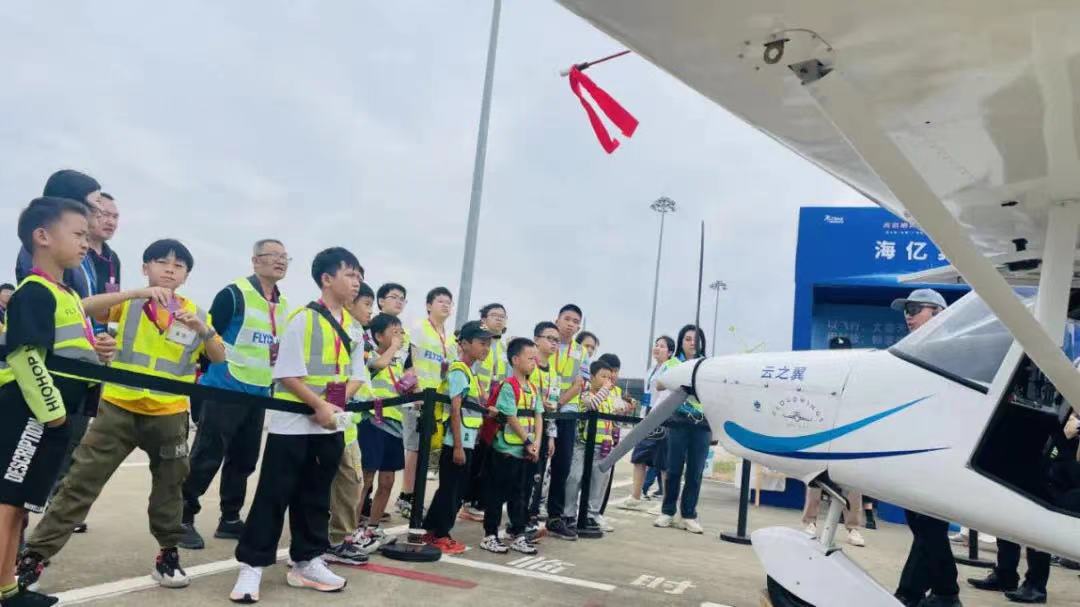 澳门金沙娱乐城官网
低空飞行企业亮相广州商务航空展暨通航低空产业博览会  航展亮眼“新星”