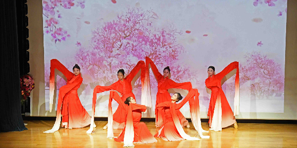 澳门金沙娱乐城官网
区举办纪念“三八”国际妇女节115周年主题活动    唱响巾帼“好声音”致敬志愿“她力量”