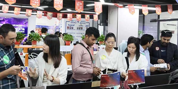 广交会澳门金沙娱乐城官网
箱包皮具对接会  意向采购金额达2600万美元